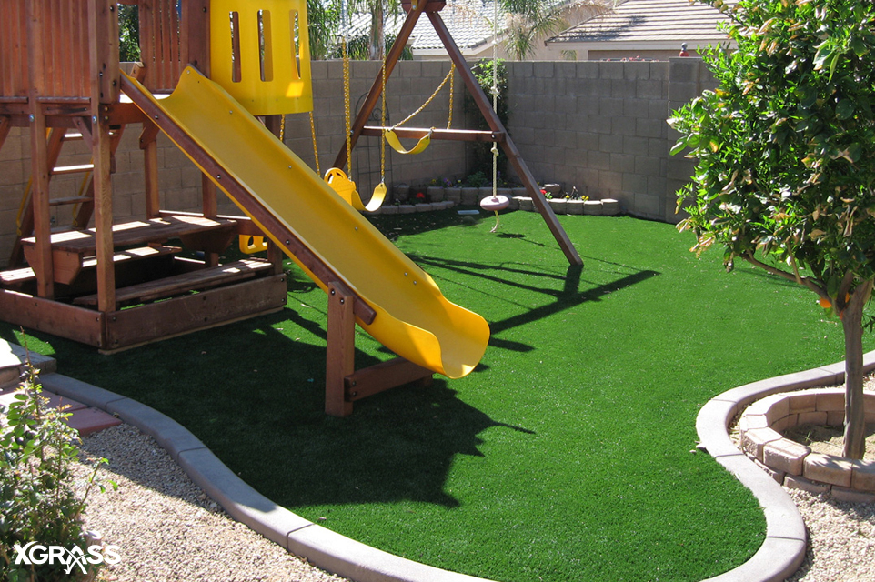 20 Fun Backyard Games & Sports Ideas for a Small Yard | VersaCourt